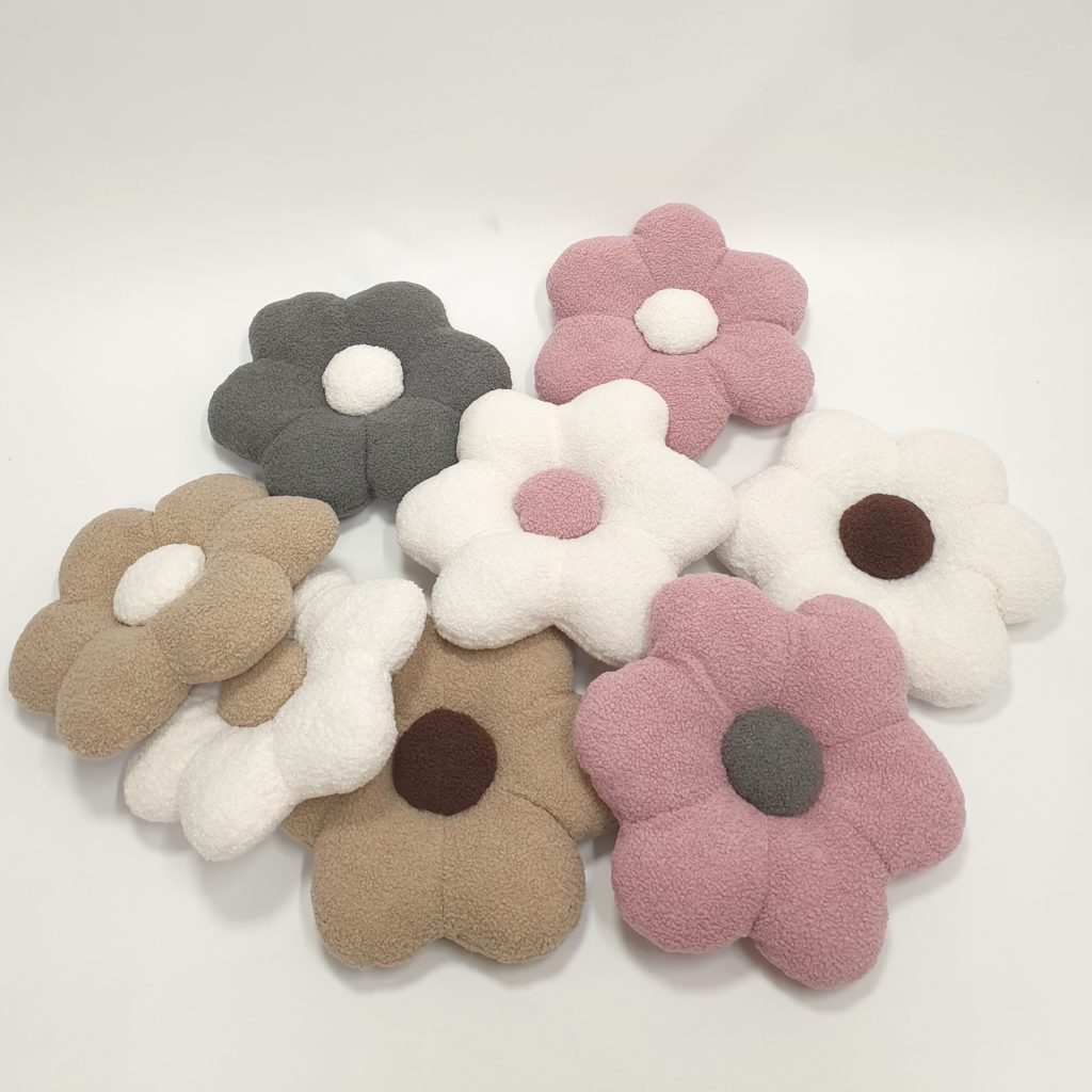 Poduszki kwiatki Teddy